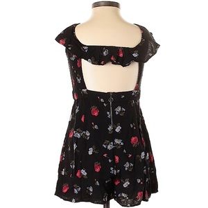 American Eagle Outfitters Other - American Eagle floral romper American Eagle Outfitters Other - American Eagle floral romper